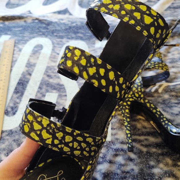LUST FOR LIFE! Neon Yellow Gladiator Sandal Heels 8.5 - Picture 7 of 9